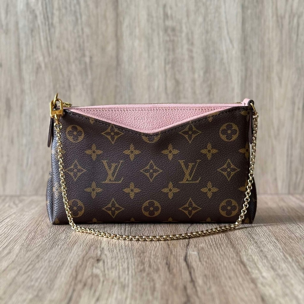 Louis Vuitton Pallas Clutch Rose Poudre
